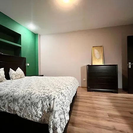 Charming Retreat In Bucharest's Old Town Bucarest