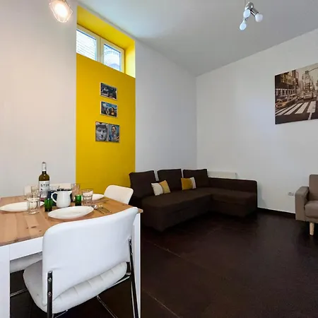 Charming Retreat In Bucharest's Old Town * Bucarest