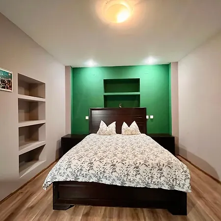 Appartamento Charming Retreat In Bucharest's Old Town Bucarest
