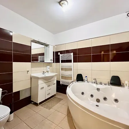 Charming Retreat In Bucharest's Old Town * Bucarest