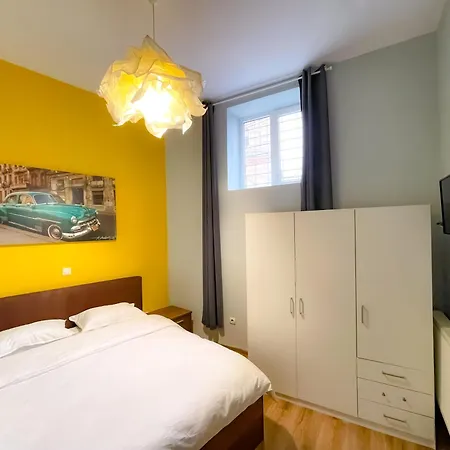 Charming Retreat In Bucharest's Old Town Apartment